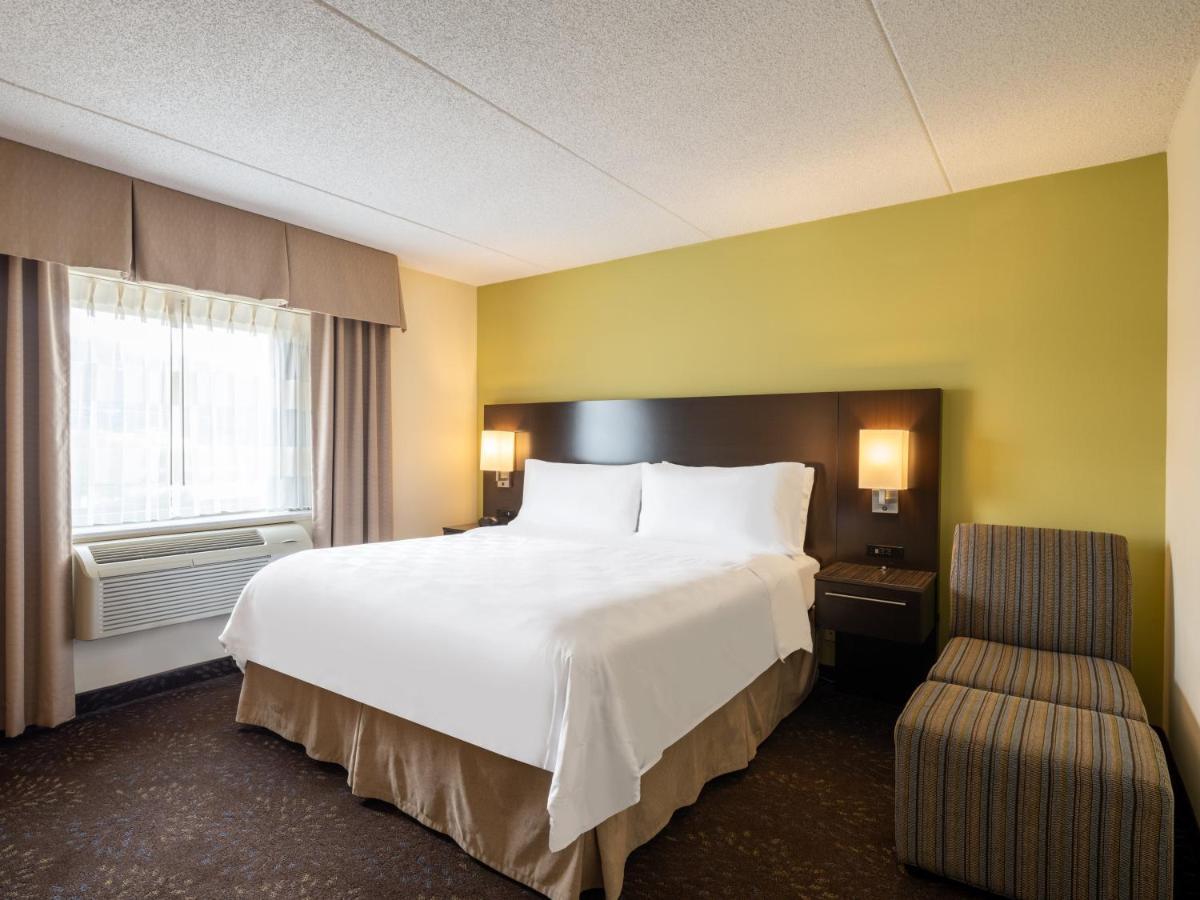 Holiday Inn Greensboro Coliseum By Ihg Exterior photo