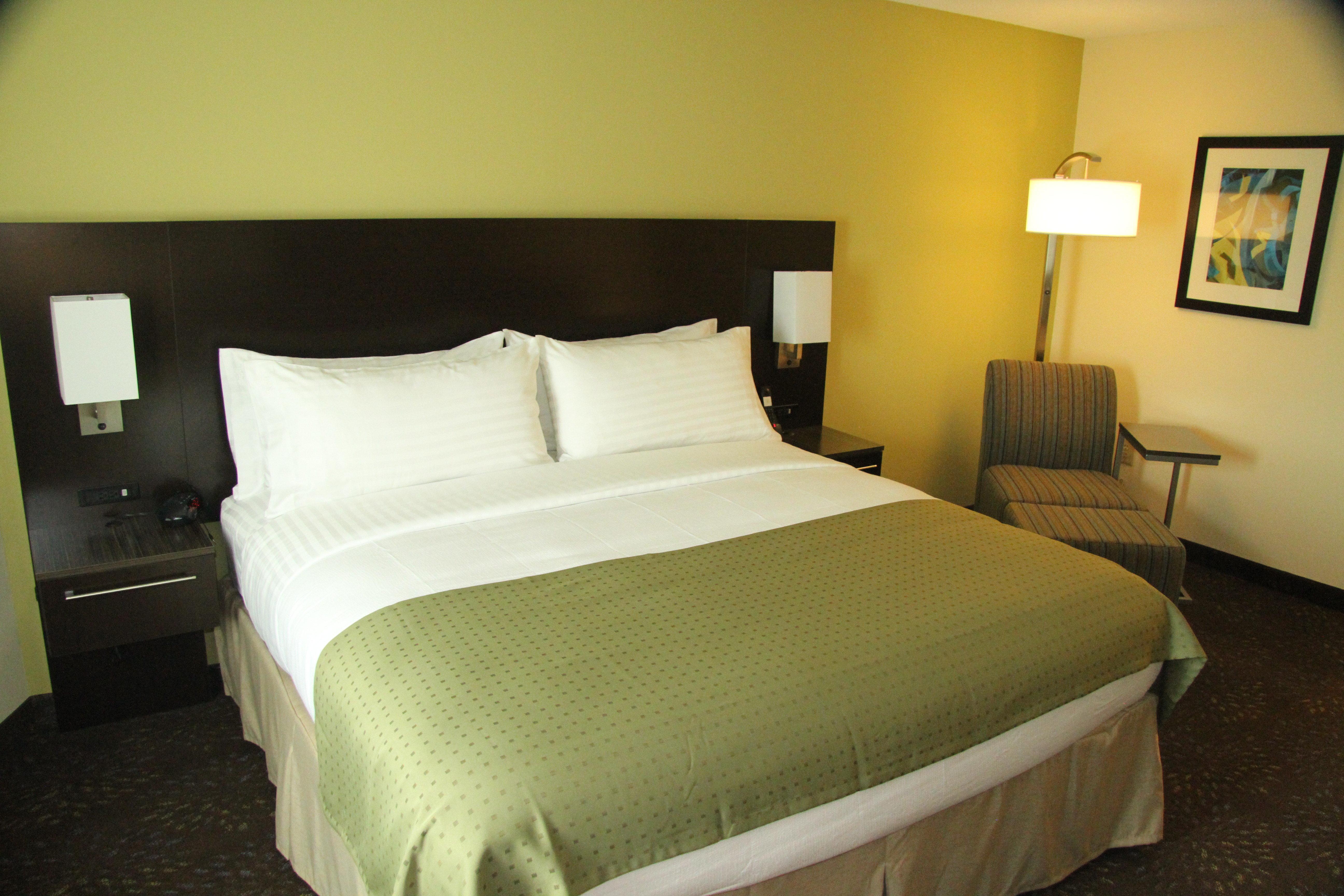 Holiday Inn Greensboro Coliseum By Ihg Exterior photo