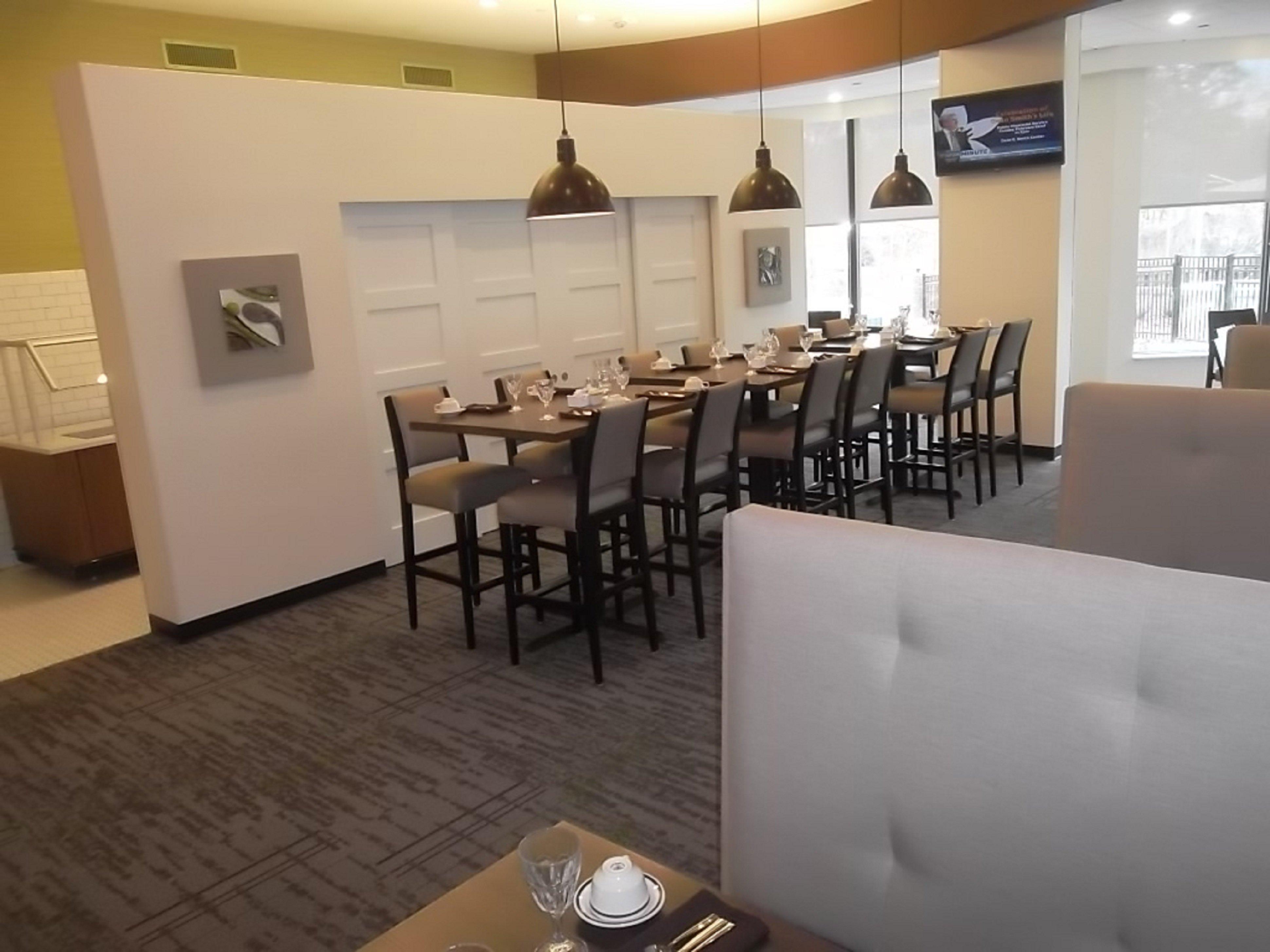 Holiday Inn Greensboro Coliseum By Ihg Exterior photo