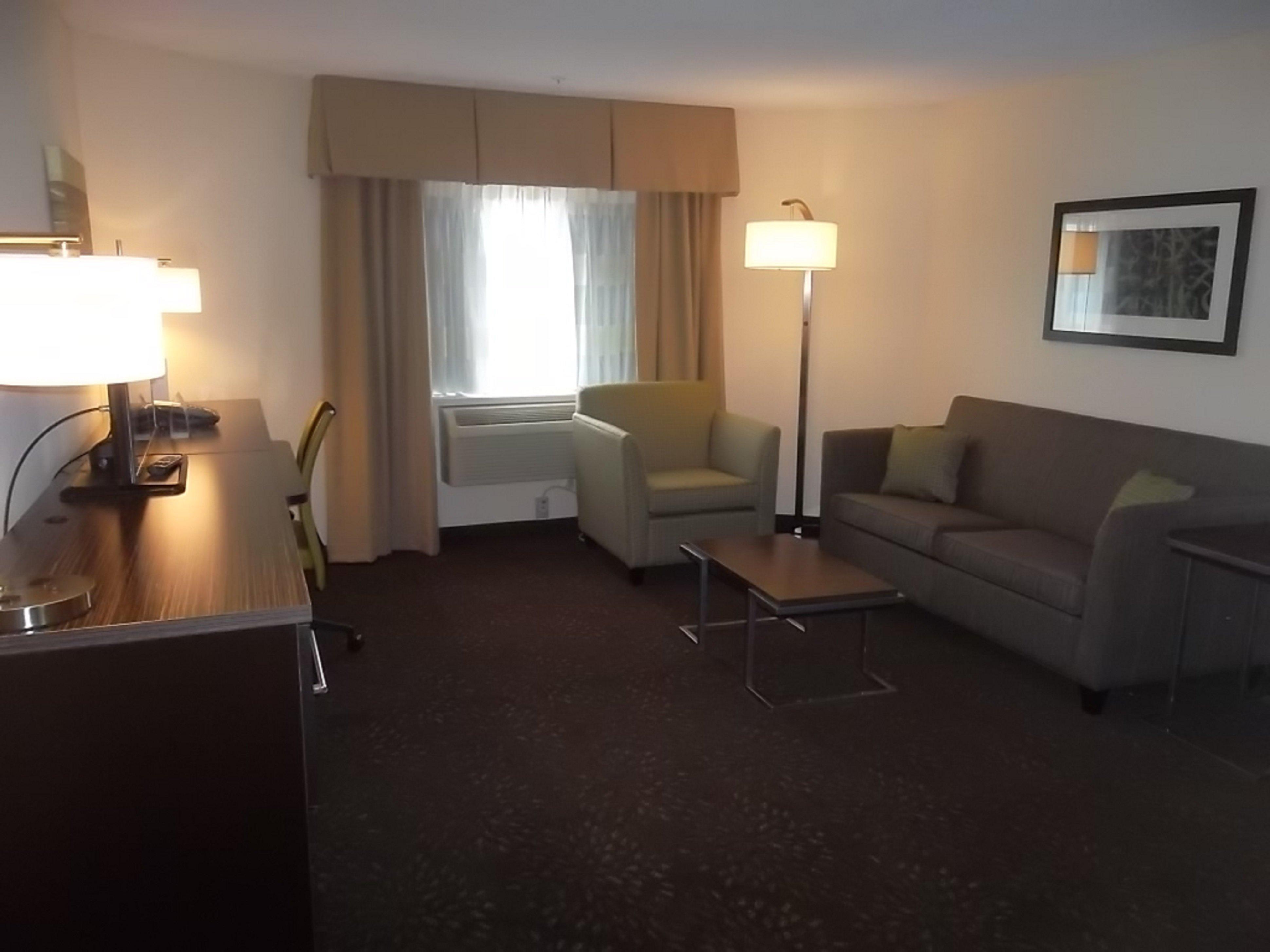 Holiday Inn Greensboro Coliseum By Ihg Exterior photo