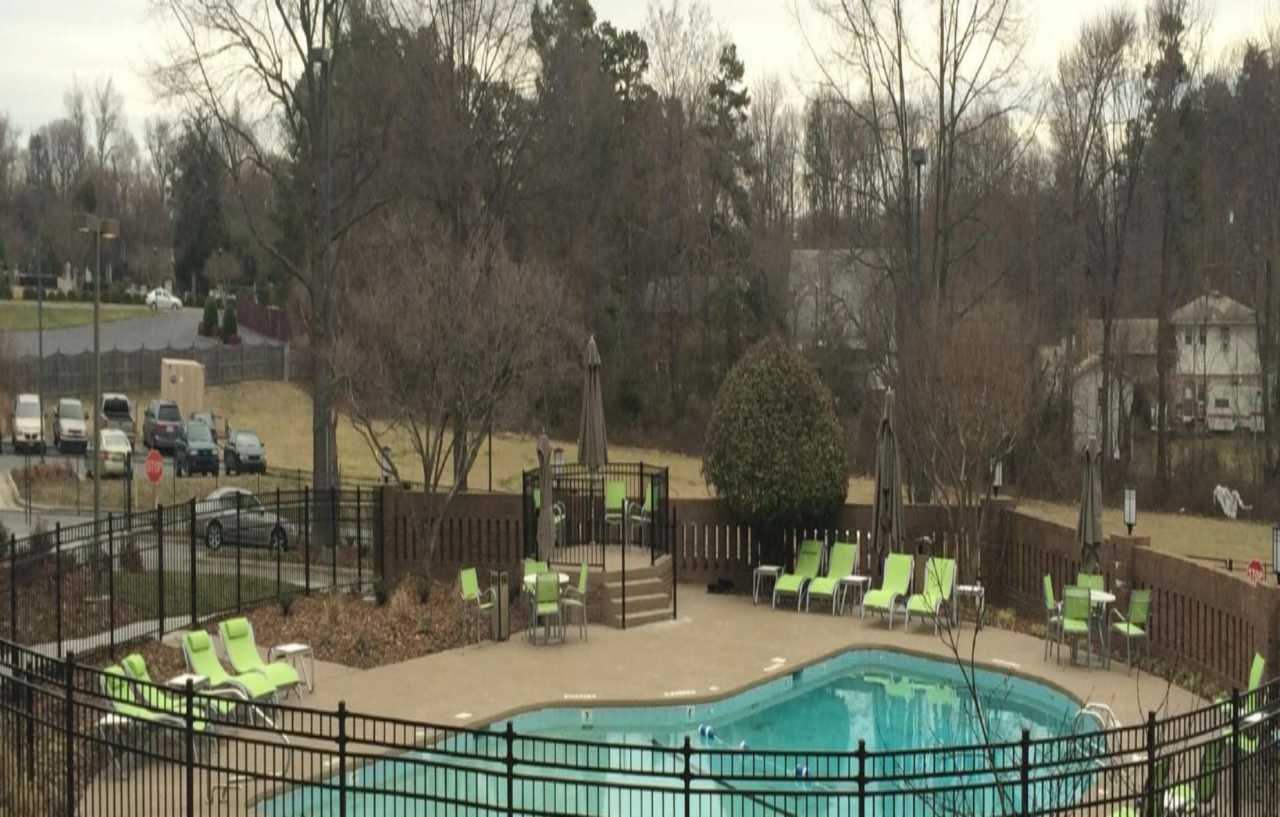 Holiday Inn Greensboro Coliseum By Ihg Exterior photo